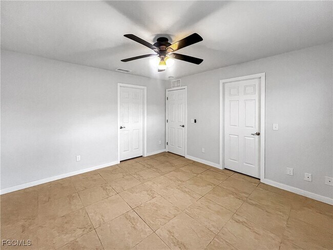 Building Photo - 210 Manatee St