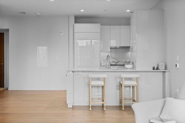 Building Photo - 133 Seaport Blvd