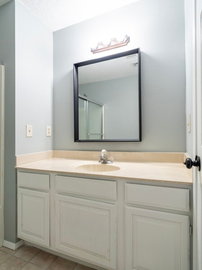 Building Photo - 2714 E Central Ave