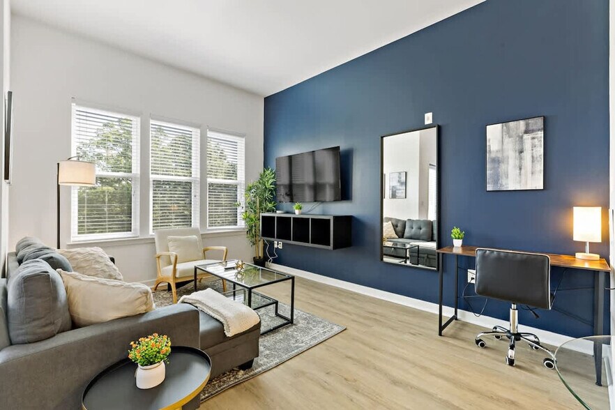 Building Photo - 205 S Kings Dr