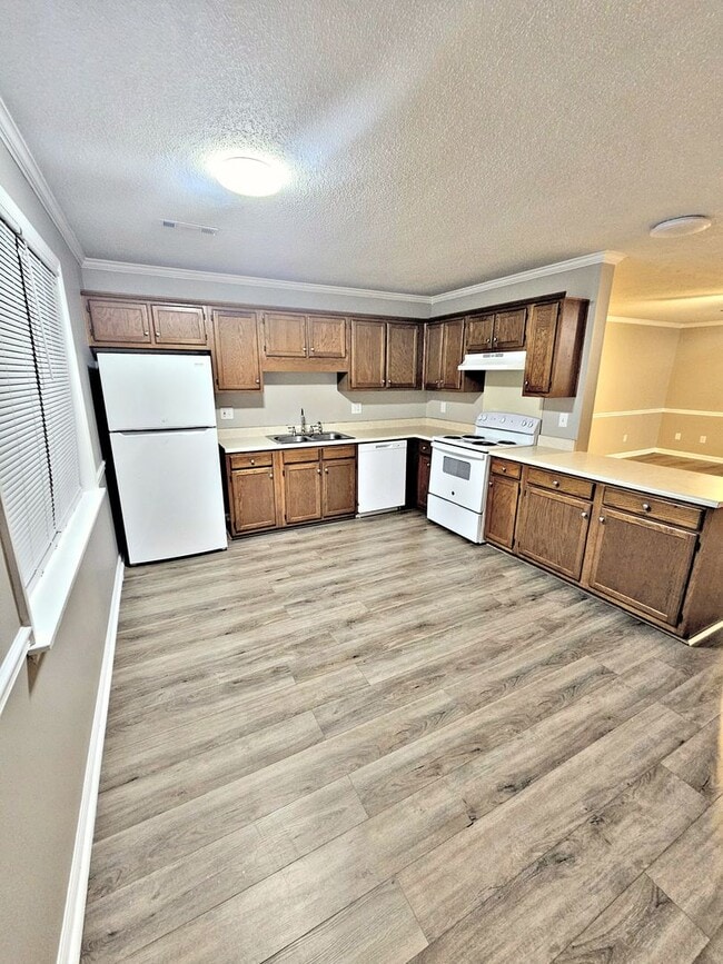 Building Photo - Townhouse Apartment 2BR/2.5BA SW Decatur