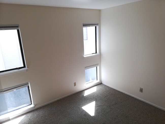 Building Photo - 1245 Kearny St