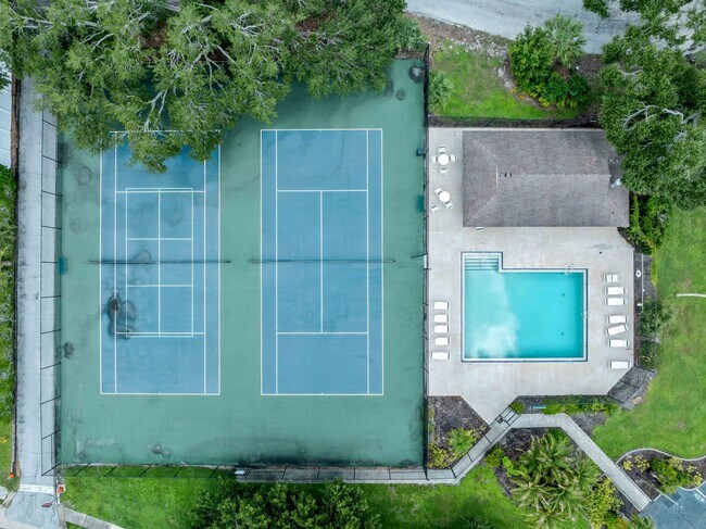 Building Photo - 8429 Cypress Lake Cir