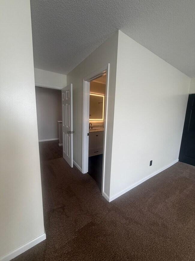 Building Photo - 1755 Polaris Dr