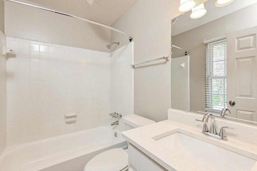 Building Photo - 3350 Eastwood Trail