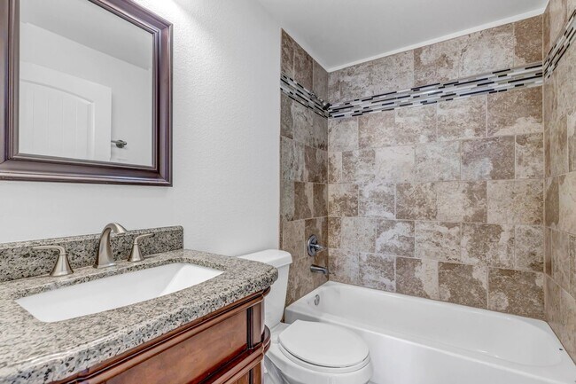 Building Photo - Clean and Spacious Home for Rent-Peyton- 80831