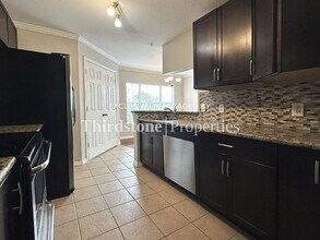 Building Photo - 7800 Point Meadows Dr