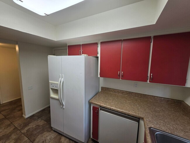 Building Photo - 3885 N Fanning Dr