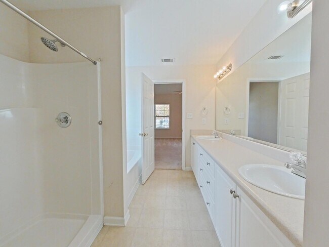 Building Photo - 113 Dozier Dr