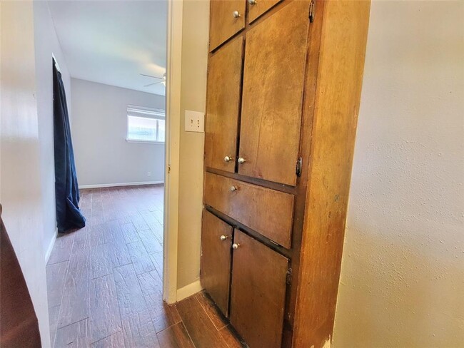 Building Photo - Charming 3-Bed, 1.5-Bath Home in Austin!