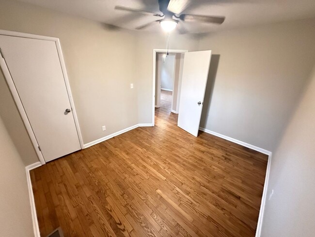 Building Photo - 3 Bed 1 Bath Springfield, MO