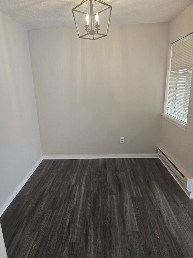Building Photo - Fantastic Updated 2-Bedroom, 2-Bath Condo ...