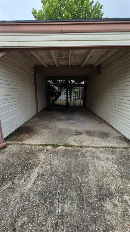 Building Photo - 1841 Sherwood Forest St