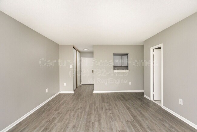 Building Photo - 2059 Huntington Ave