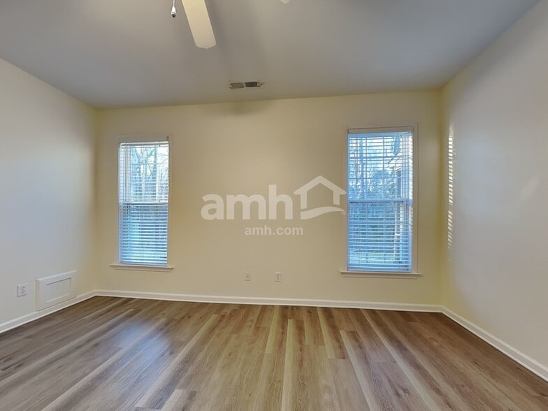 Building Photo - 220 Marino Pl