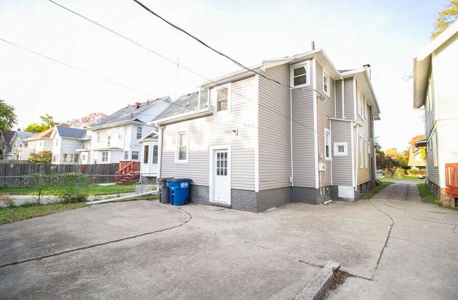 Building Photo - 149 University Blvd