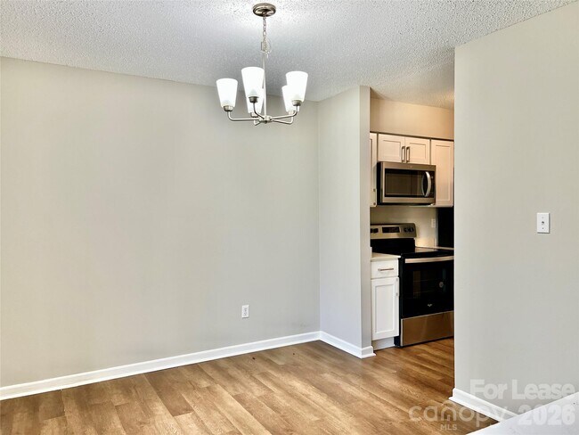 Building Photo - 11084 Harrowfield Rd