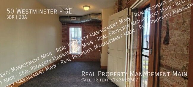 Building Photo - Spacious upper-level located in Detroit's ...