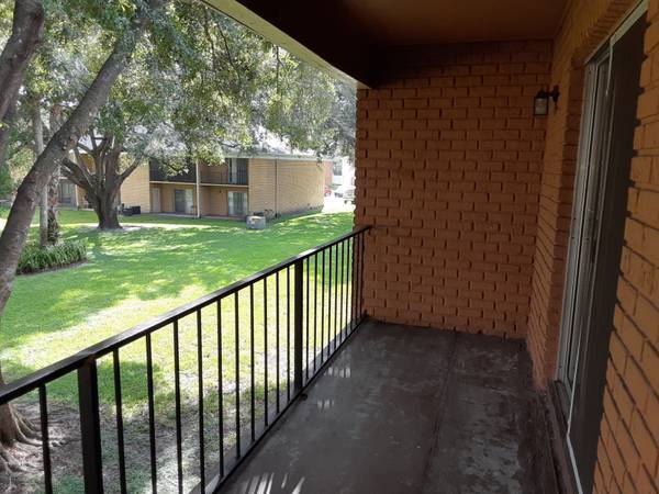 Building Photo - 101 Lewfield Cir