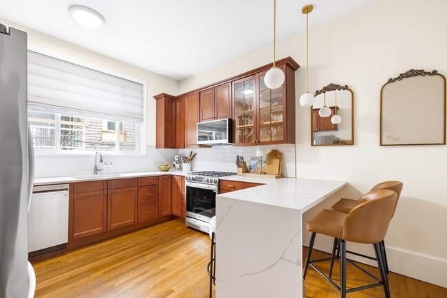 Building Photo - 171 H St