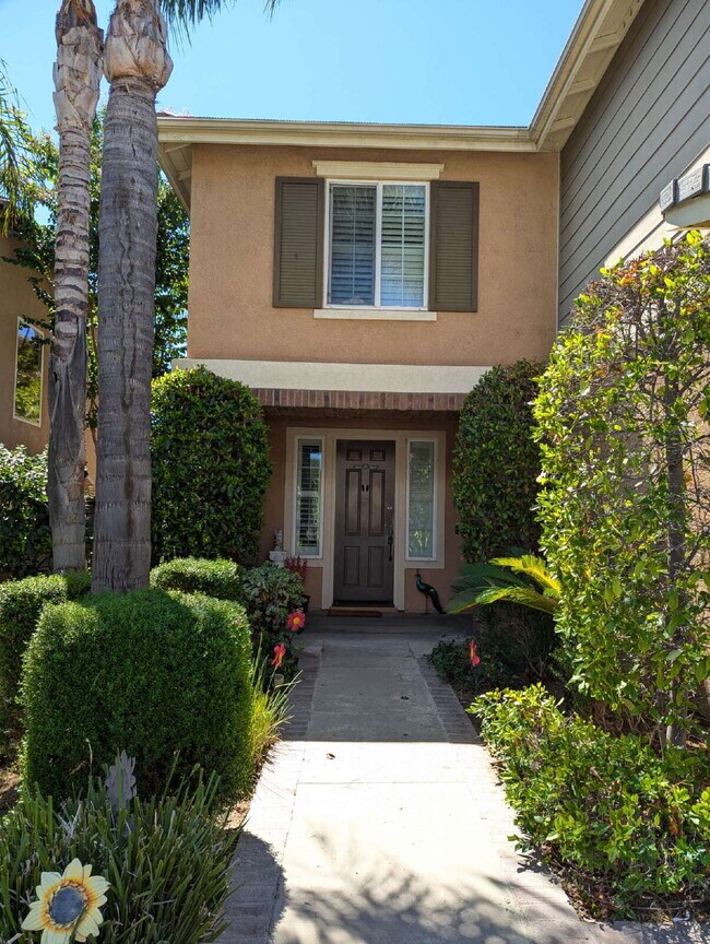 Building Photo - Spacious north Pomona property