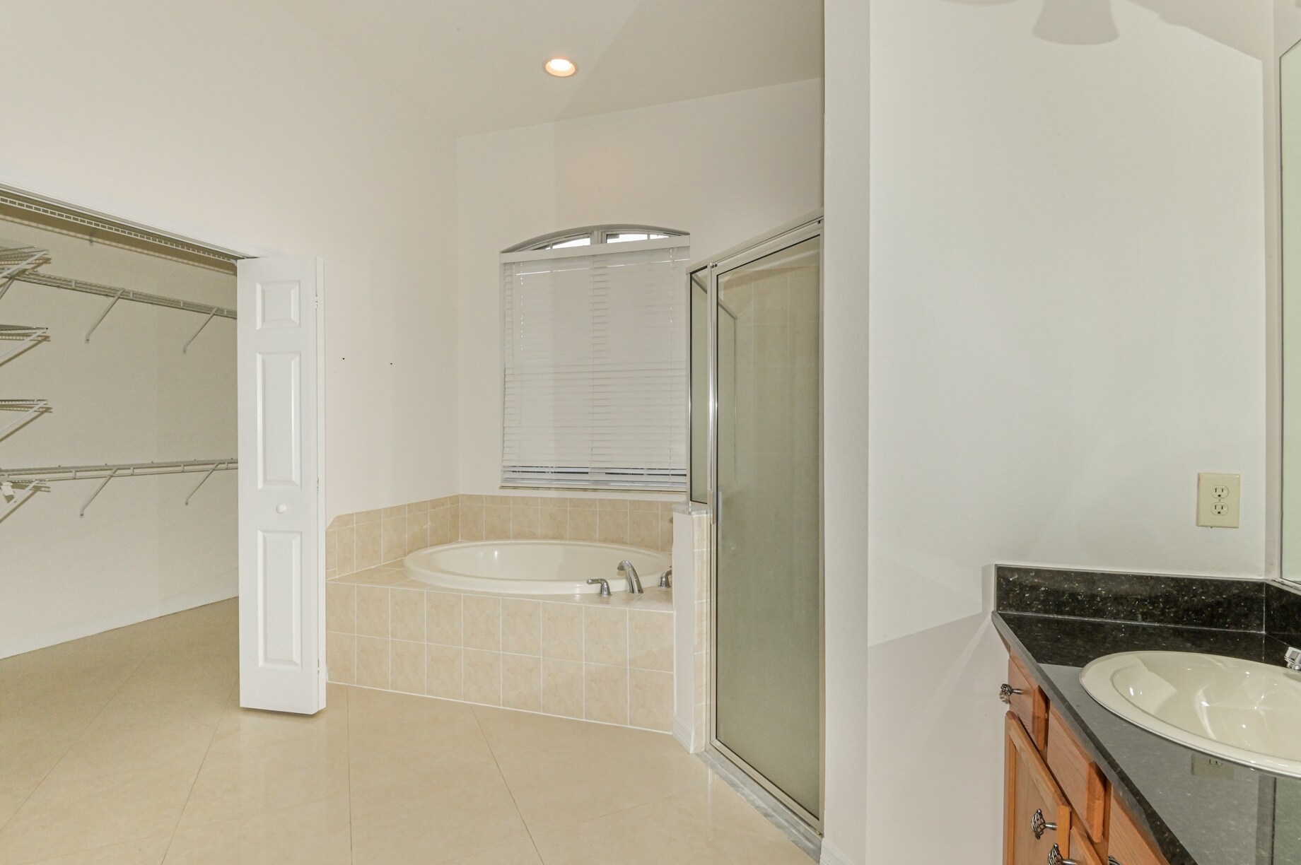 Master Bath - 1896 N Ravenwood Pt