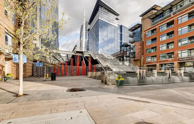 Building Photo - 1610 Little Raven St