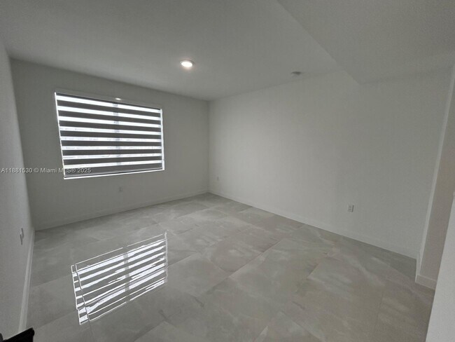 Building Photo - 14608 SW 261 St Ter