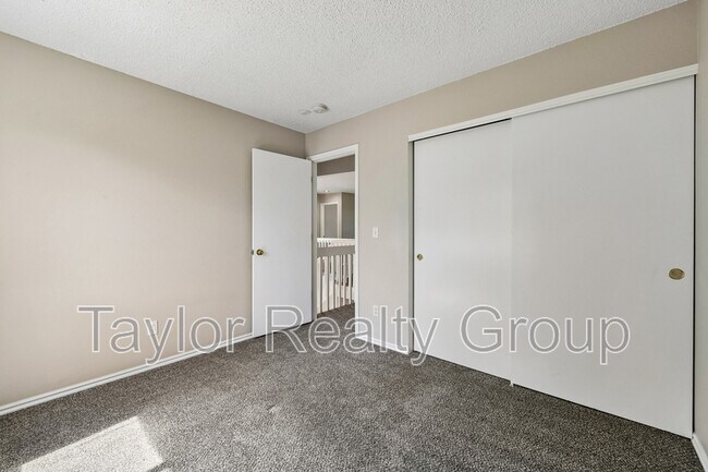 Building Photo - 8728 Starwood Ln