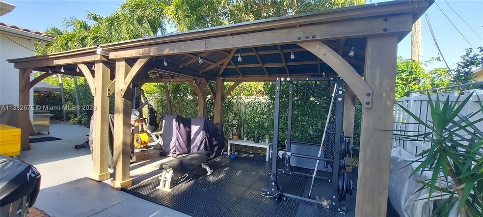 Building Photo - 8105 SW 17th Ter