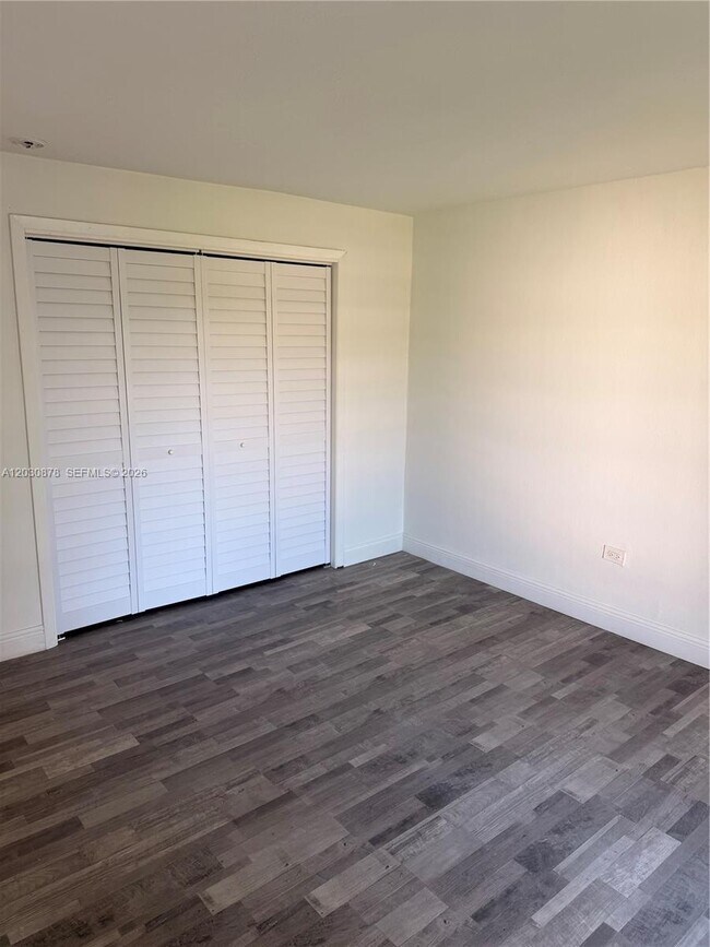 Building Photo - 7250 SW 94th Pl