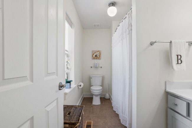 Building Photo - 2207 Government St