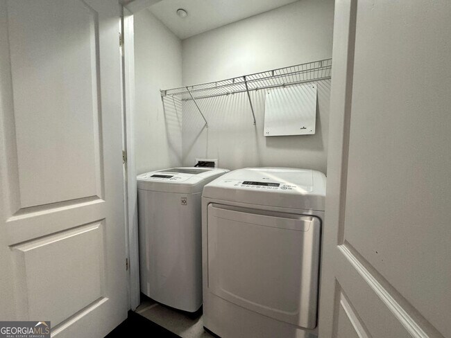 Building Photo - 195 14th St NE