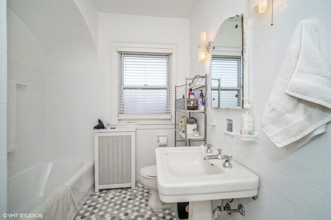 Building Photo - 1443 Bonnie Brae Pl
