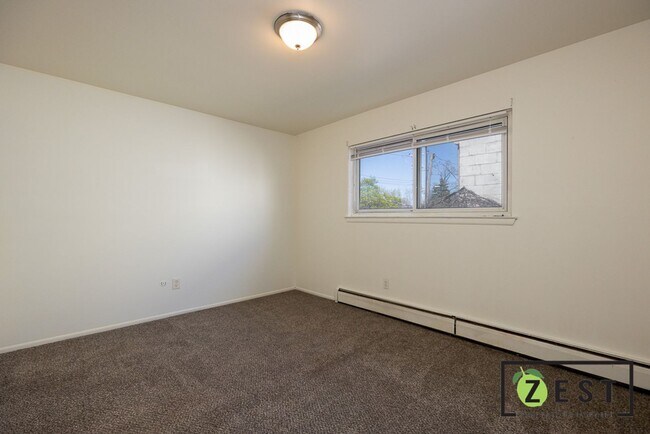 Building Photo - 22330 W Warren