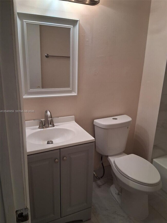 Building Photo - 10907 Royal Palm Blvd