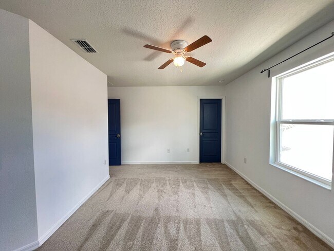 Building Photo - Perfect Home waiting for you!