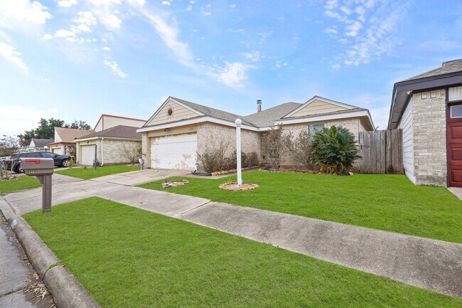 Building Photo - 6214 Gladewell Dr