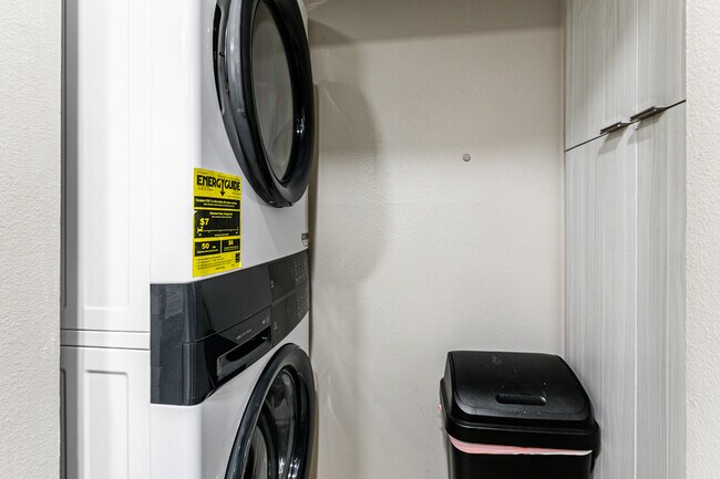 Building Photo - 6861 N 2200 W