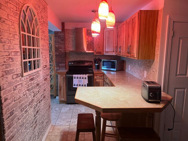 Building Photo - 69 Leroy Street