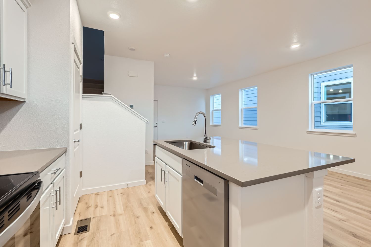 Building Photo - 1348 S Boston Ct