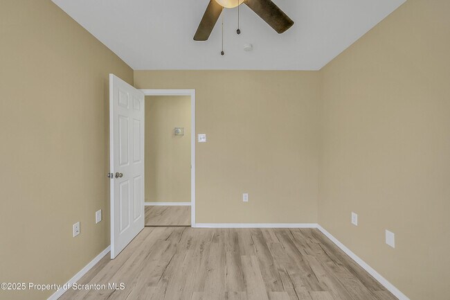 Building Photo - 538 Birch St