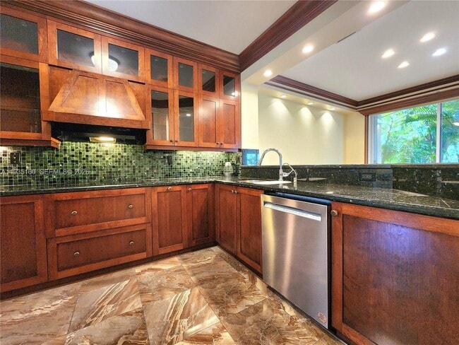 Building Photo - 21028 NE 34th Ct