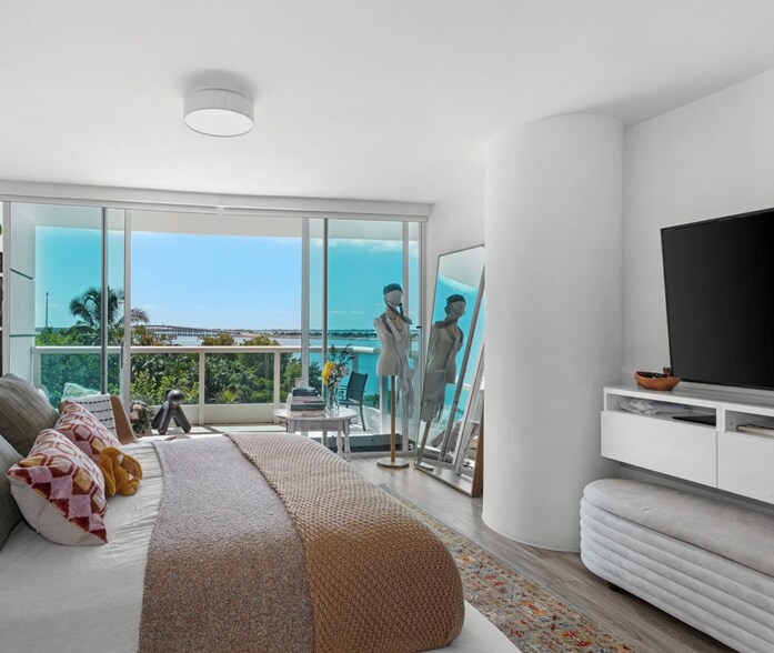 Building Photo - 2127 Brickell Ave