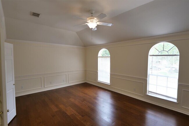 Building Photo - 23822 Hopewell Dr