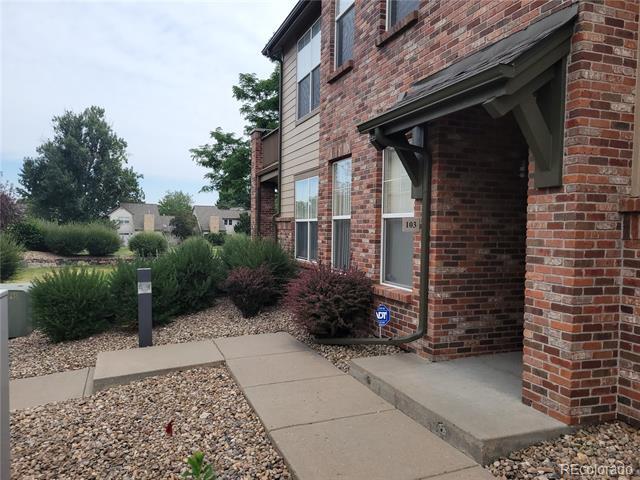 Building Photo - 2260 S Vaughn Way