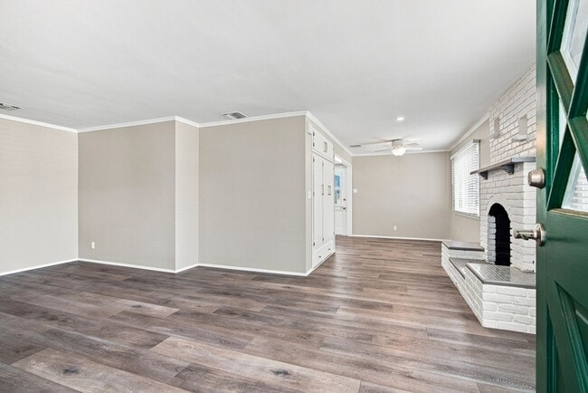 Building Photo - 259 Sturtevant Dr