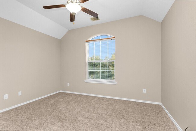 Building Photo - 115 N Hawkhurst Cir