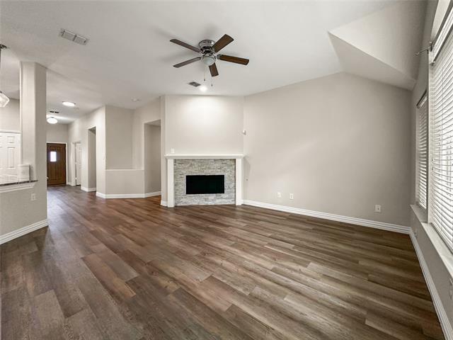 Building Photo - 545 Edgeview Dr