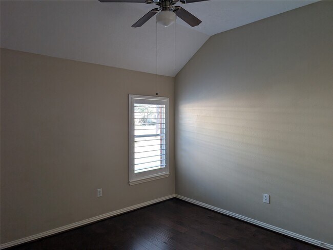 Building Photo - 18627 Summercliff Ln